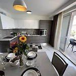 Apartment Xemxija 2bed Seafront - Fl 2 By Homely