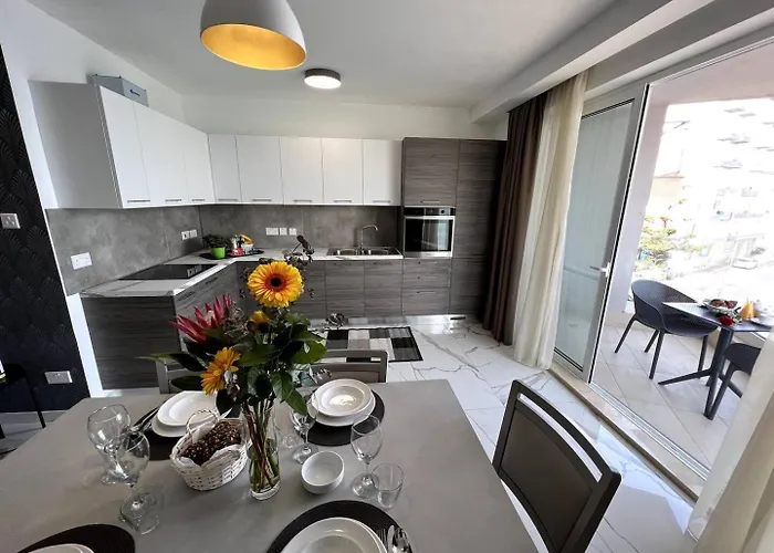 Apartment Xemxija 2bed Seafront - Fl 2 By Homely