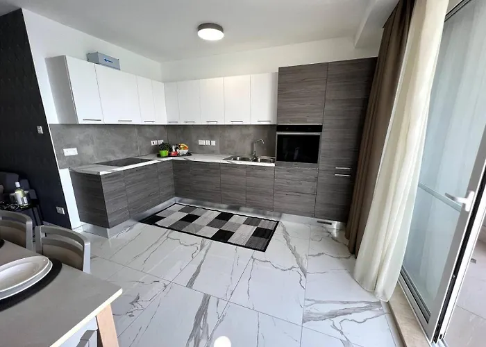 Apartment Xemxija 2bed Seafront - Fl 2 By Homely